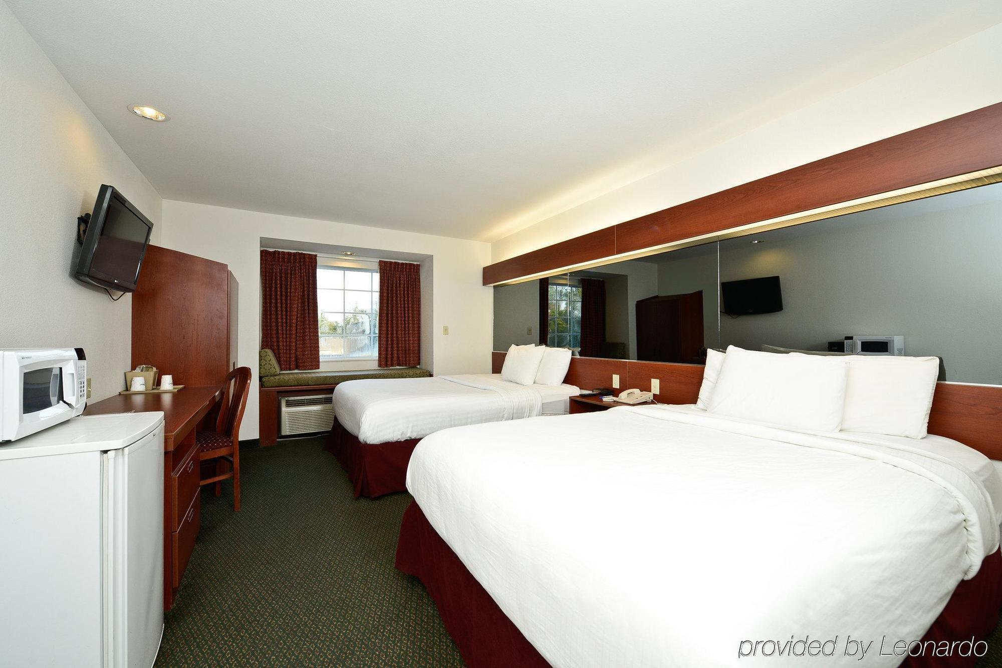 Americas Best Value Inn Lake Charles Interstate 210 Exterior photo