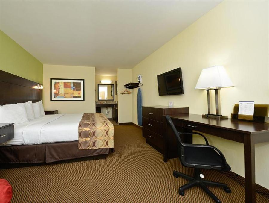 Americas Best Value Inn Lake Charles Interstate 210 Exterior photo