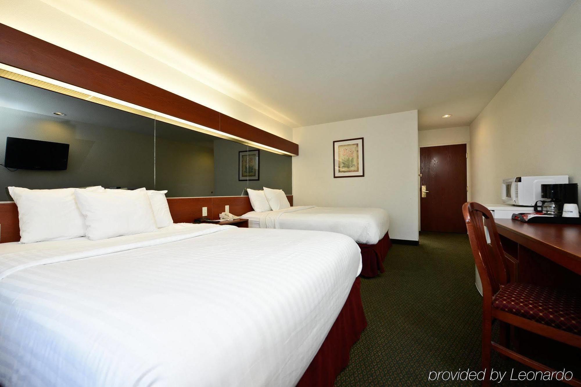 Americas Best Value Inn Lake Charles Interstate 210 Exterior photo