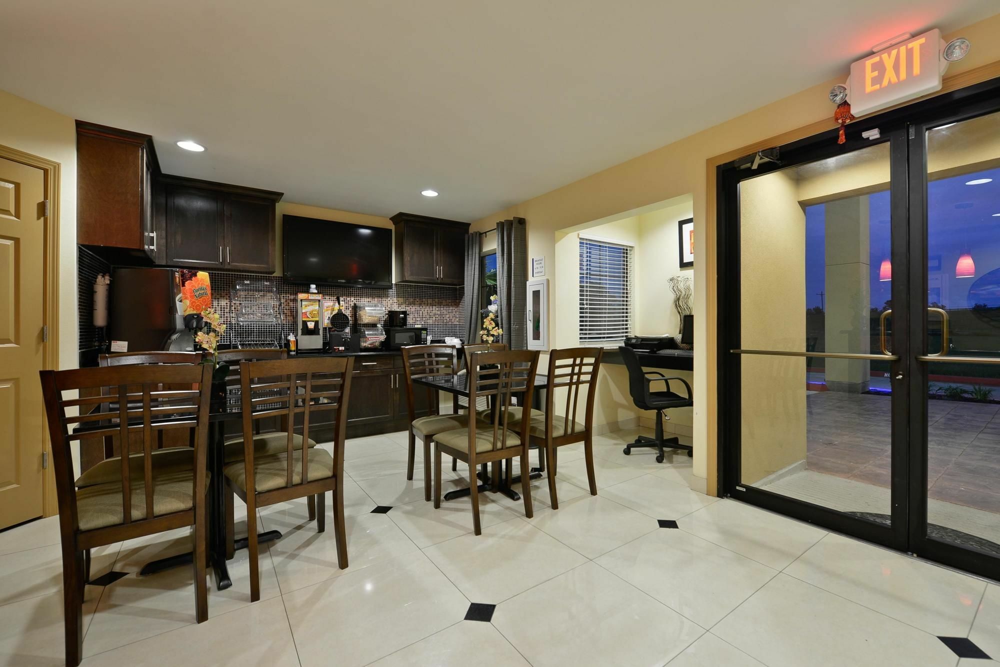 Americas Best Value Inn Lake Charles Interstate 210 Restaurant photo