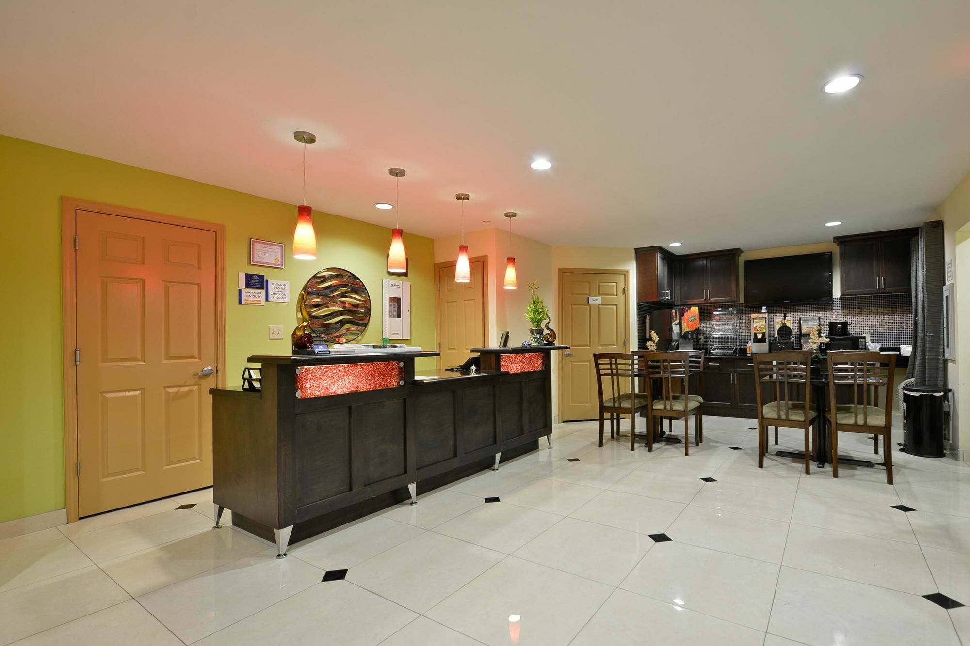 Americas Best Value Inn Lake Charles Interstate 210 Restaurant photo